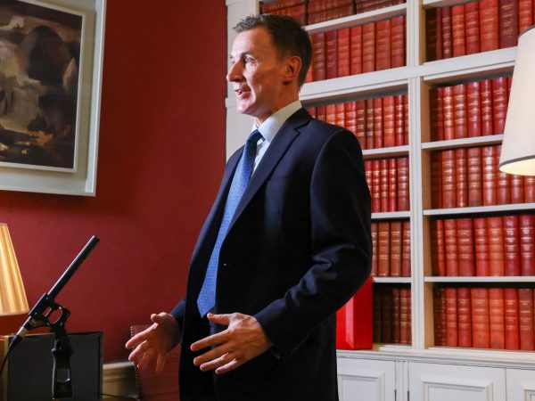 Hunt invites banks to discuss increasing business loans